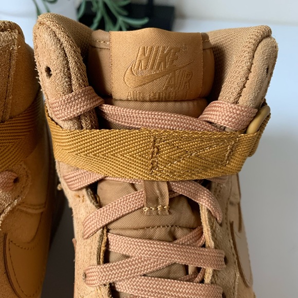 Nike Air Force 1 High LV8 3 - Picture 9 of 10